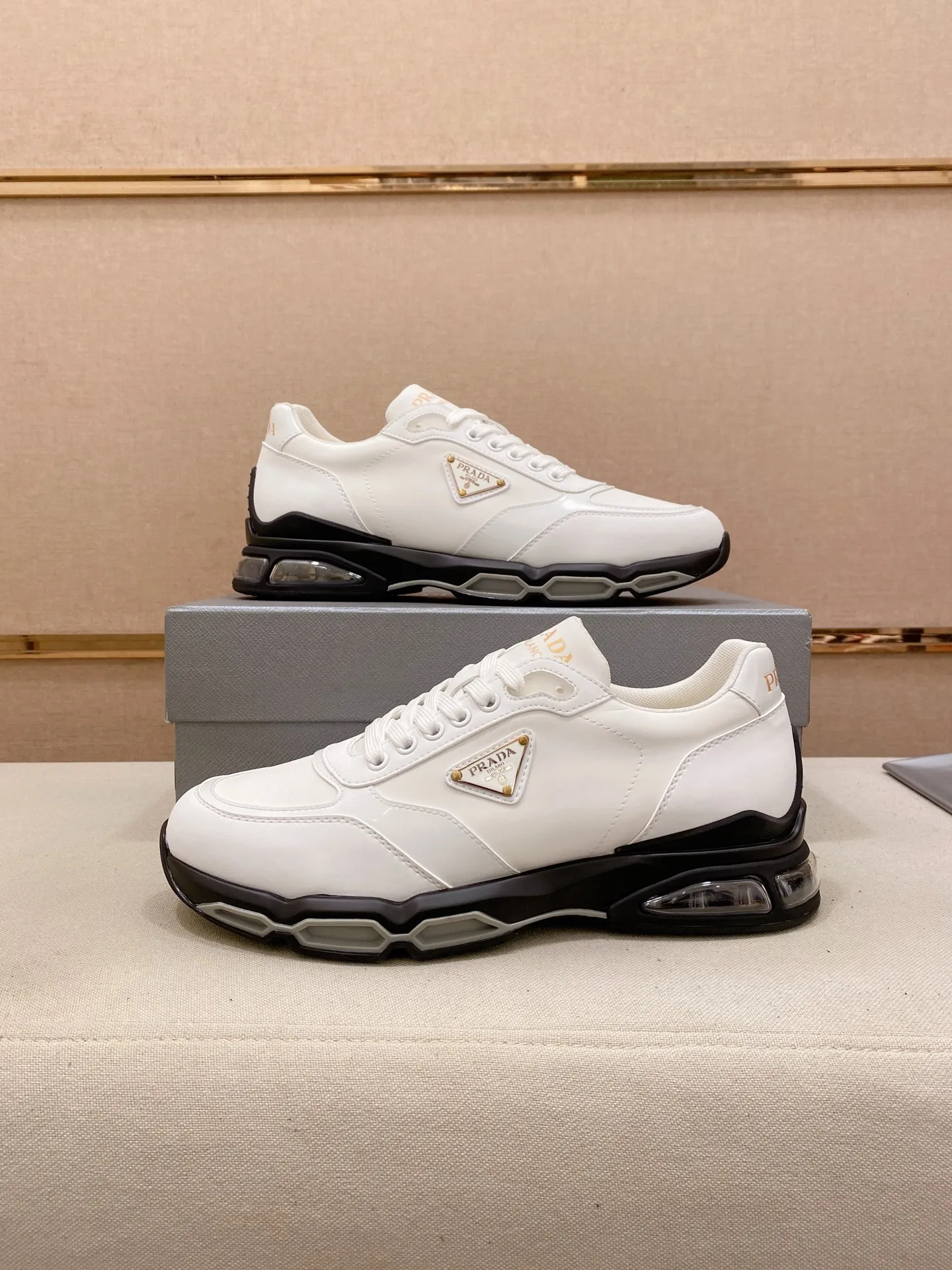 Factory price 640💰 ✔️✔️✔️Higher version High-quality new PRADA (Prada) counters are on the market at the same time. New men's shoes, 😘fabrics imported first-layer cowhide with waterproof materials, purely handmade. Lining: Full cowhide lining. 👍🏿 High-end ☄️ air-cushion molded anti-slip rubber outsole, exquisite lines, simple and elegant, comfortable and high-end for leisure travel. Code number: 38 to 45